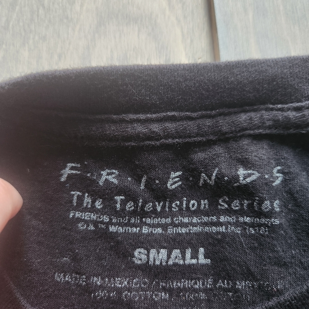 Small F.R.I.E.N.D.s‎ Tee. GUC. - Picture 4 of 5